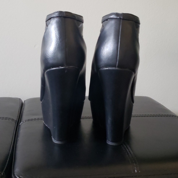 Strappy wedge sandal - Picture 3 of 4